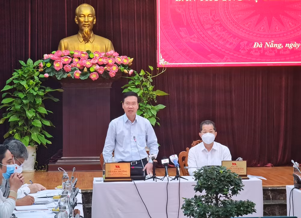 Đồng chí Võ Văn Thưởng phát biểu chỉ đạo tại buổi làm việc với Ban Thường vụ Thành ủy Đà Nẵng. Ảnh: VGP