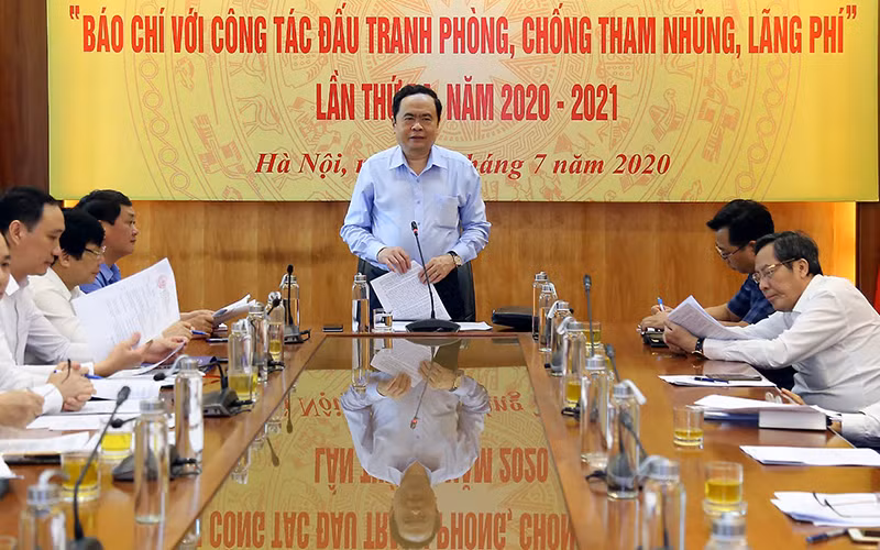 Quang cảnh cuộc họp.