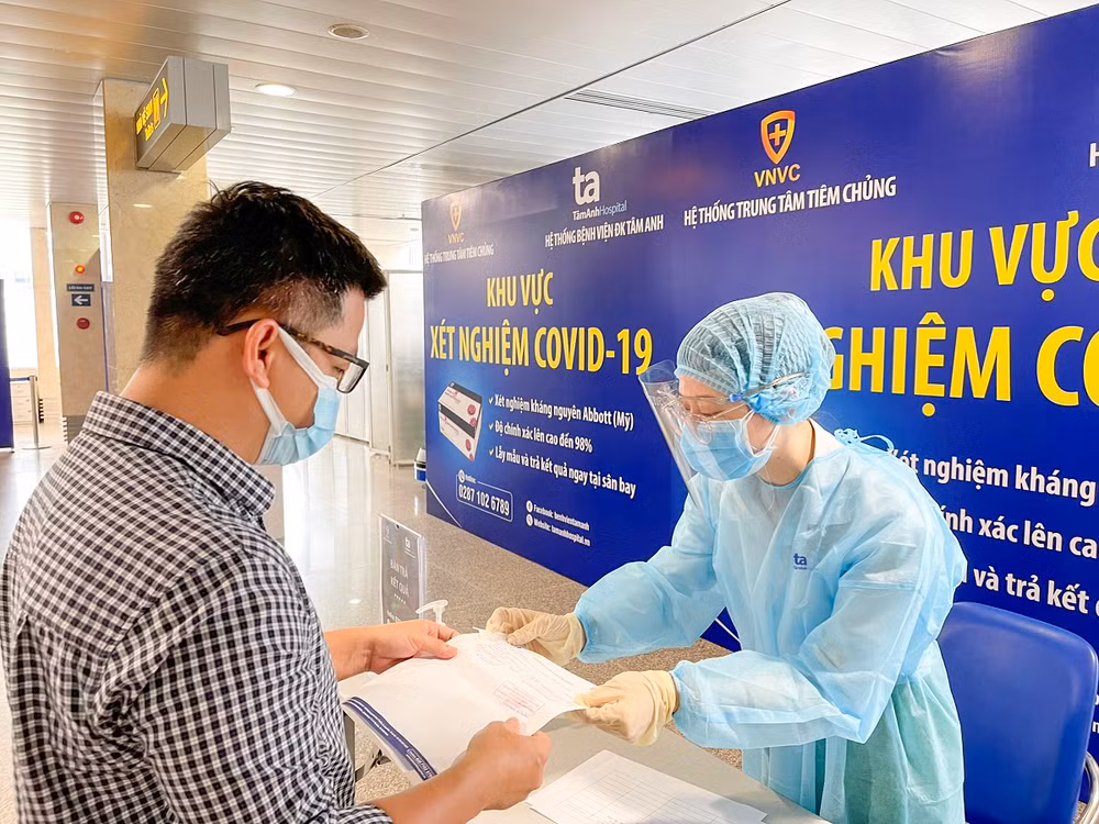 Triển khai xét nghiệm Covid-19 tại sân bay Tân Sơn Nhất -0