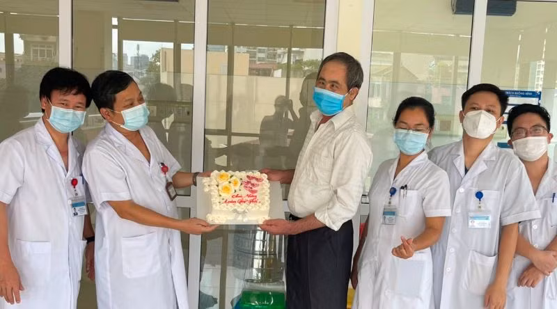Hơn 1 năm sống cùng lá phổi mới -0