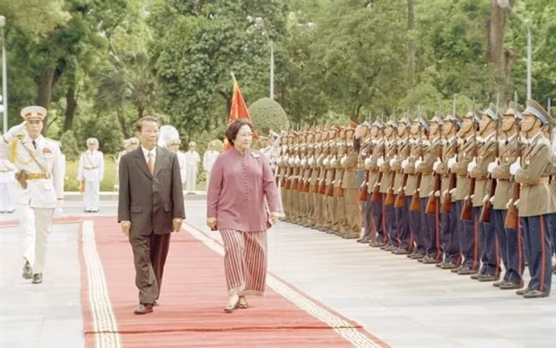 Con gái Tổng thống Indonesia kể chuyện “Đôi dép Bác Hồ” -0