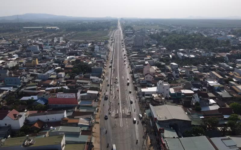 Cầu vượt nút giao Dầu Giây nhìn từ trên cao.