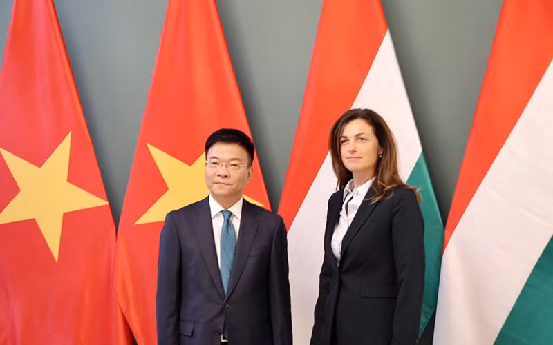 Bộ trưởng Tư pháp Việt Nam Lê Thành Long và Bộ trưởng Tư pháp Hungary Judit Varga tại Lễ ký Chương trình hợp tác giữa hai Bộ Tư pháp giai đoạn 2022-2023.