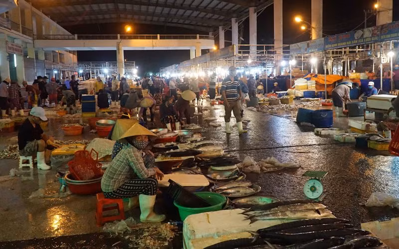 Cảng cá Thọ Quang nỗ lực duy trì hoạt động cùng chống dịch -0