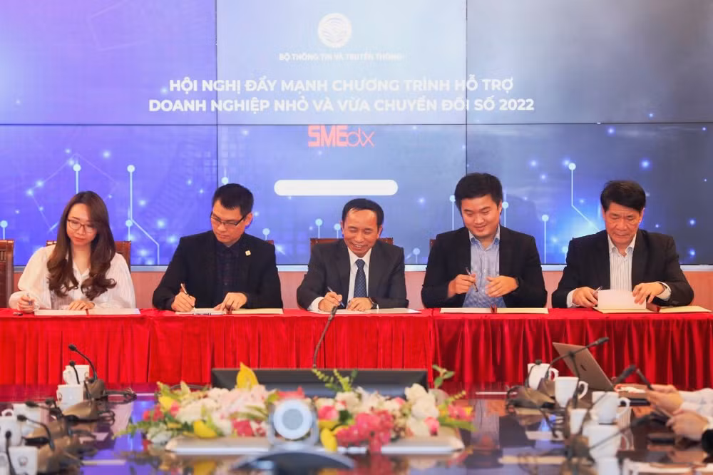 Bộ Thông tin và Truyền thông hỗ trợ doanh nghiệp nhỏ và vừa chuyển đổi số -0