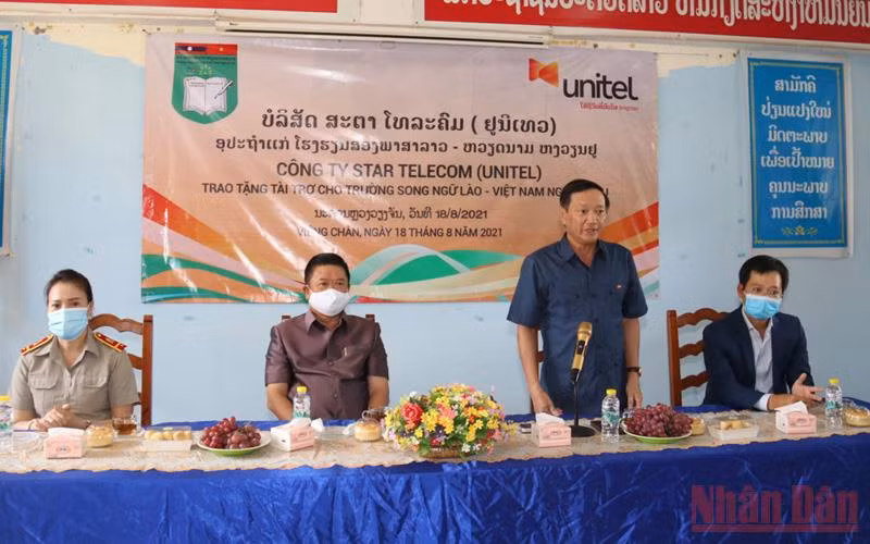 Star Telecom tài trợ học bổng và hỗ trợ trường kiều bào tại Lào -0