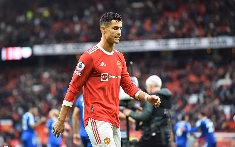 Ronaldo cũng không thể cứu MU khỏi trận hòa đáng thất vọng. (Ảnh: Daily Mail) 