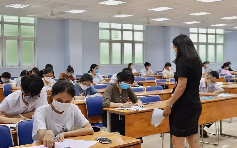 Các thí sinh tham gia kỳ thi đánh giá năng lực đợt 2 năm 2022.