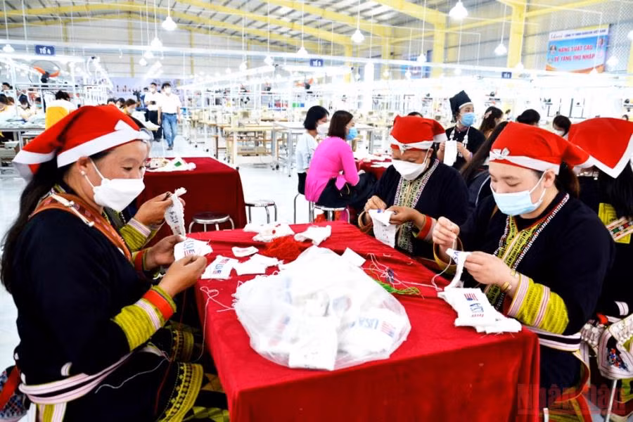 Khánh thành nhà máy may thêu xuất khẩu tại Lào Cai -0