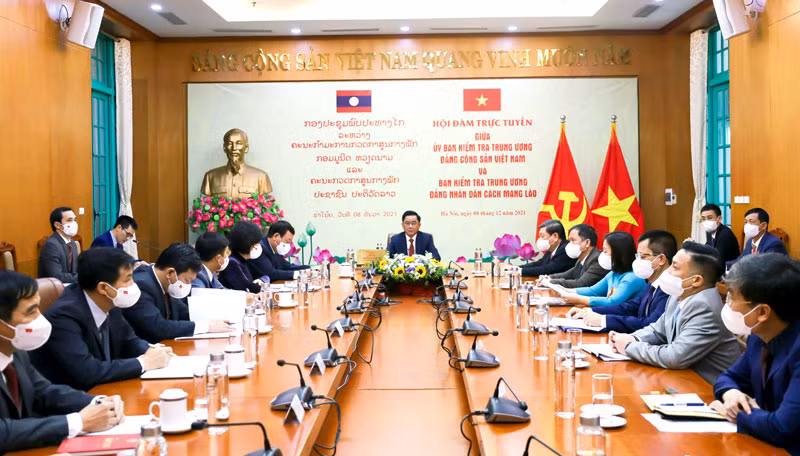 Quang cảnh buổi hội đàm trực tuyến.
