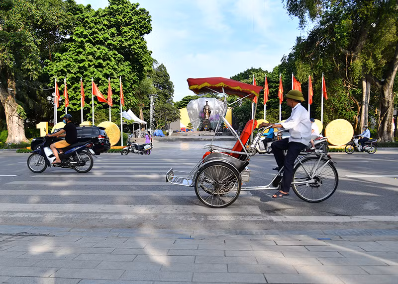 Hồ Hoàn Kiếm “thay” áo mới -0