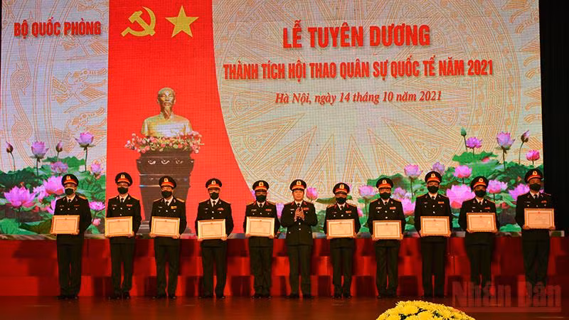 Tuyên dương các đội tuyển và lực lượng tham gia Army Games 2021 -0