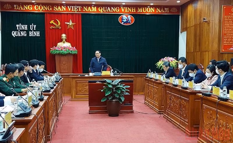 Thủ tướng Phạm Minh Chính phát biểu tại buổi làm việc với lãnh đạo tỉnh Quảng Bình.