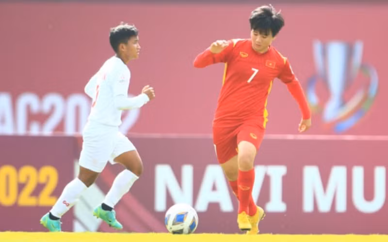 Tuyết Dung (7)-người ghi “siêu phẩm" giúp đội tuyển Việt Nam gỡ hòa 1-1. (Ảnh: AFC)