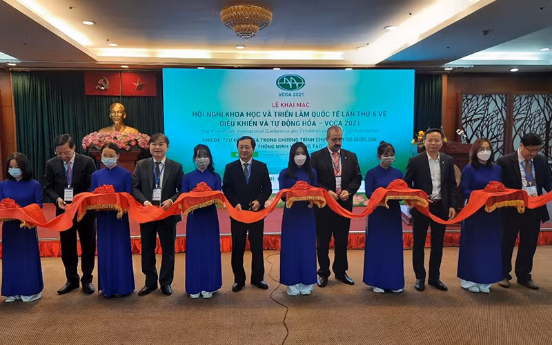 Nghi thức khai mạc Hội nghị khoa học và Triển lãm về điều khiển và tự động hóa lần thứ 6 (VCCA 2021).