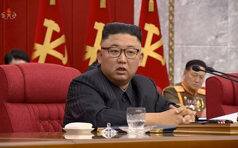 Nhà lãnh đạo Triều Tiên Kim Jong-un tại Đại hội lần thứ VIII Đảng Lao động Triều Tiên, ngày 16/6/2021. (Ảnh: KRT TV/Reuters)