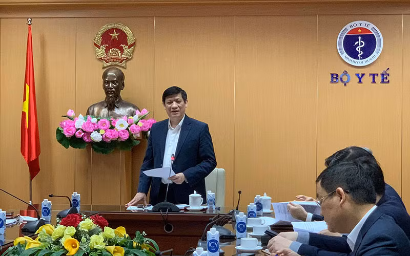 Bộ trưởng Y tế Nguyễn Thanh Long phát biểu tại cuộc họp.