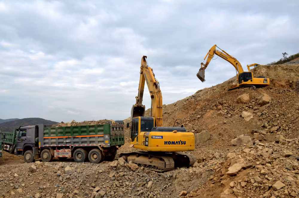 Bình Thuận tháo gỡ vướng mắc nguồn vật liệu đất đắp nền thi công cao tốc đoạn qua tỉnh -0