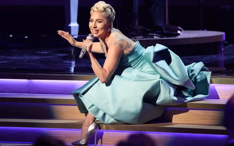 Những hình ảnh tưng bừng tại lễ trao giải Grammy 2022 -6