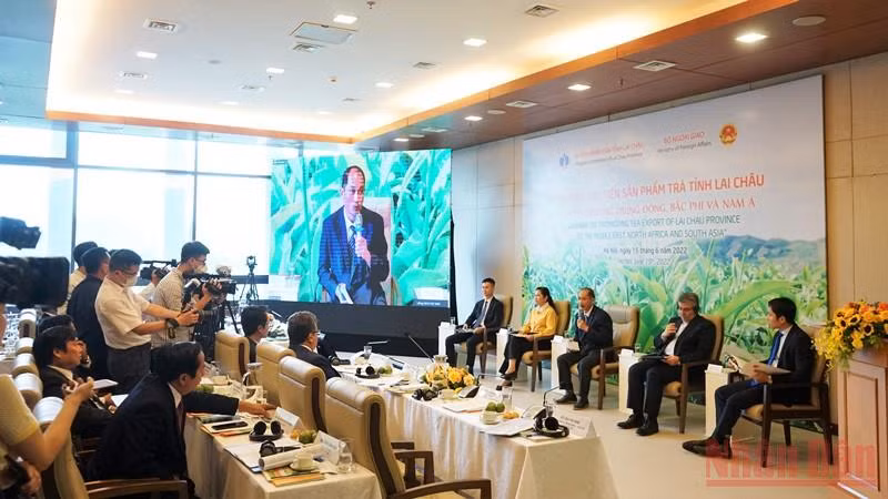 Đông đảo các diễn giả trong và ngoài nước tham gia Hội thảo.