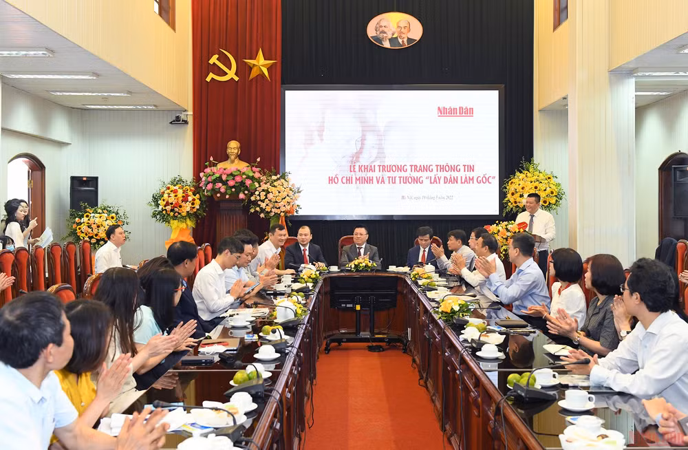 Trang thông tin Hồ Chí Minh và tư tưởng “lấy dân làm gốc” -0
