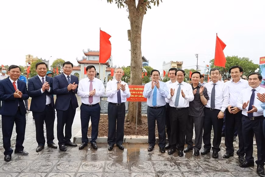 Thủ tướng dự Lễ kỷ niệm 60 năm Bác Hồ về thăm huyện Tiền Hải -6