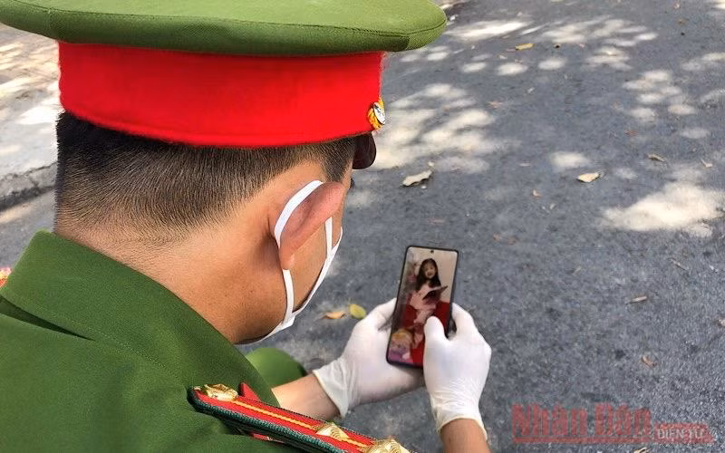 Lên chốt -0