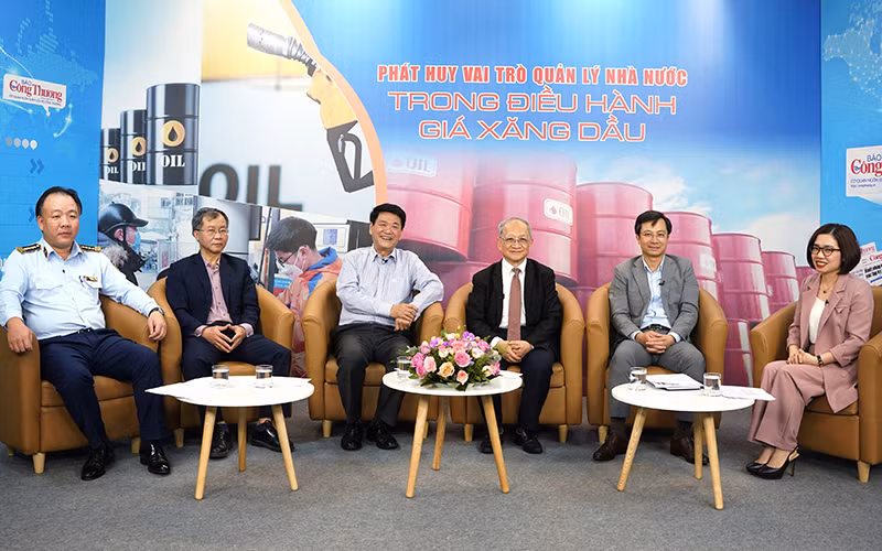 Lời giải nào để&nbsp;ổn định&nbsp;thị trường xăng dầu ? -0