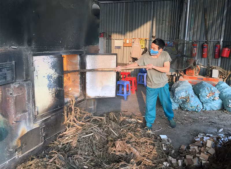 Bị đình chỉ hoạt động, doanh nghiệp vẫn tiếp tục xả thải -0