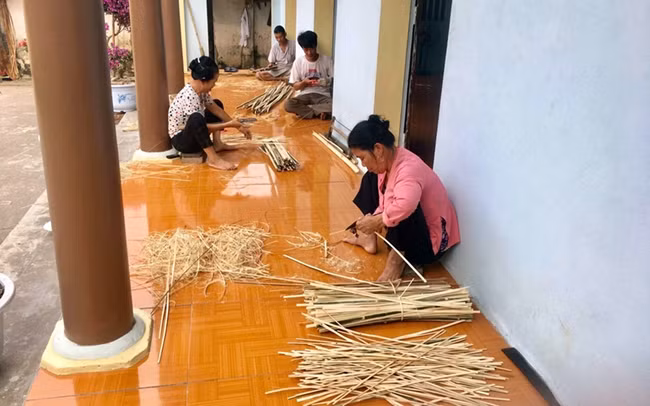 Một cơ sở sản xuất mây tre đan truyền thống ở làng Triệu Xá, xã Triệu Đề, huyện Lập Thạch (Vĩnh Phúc).