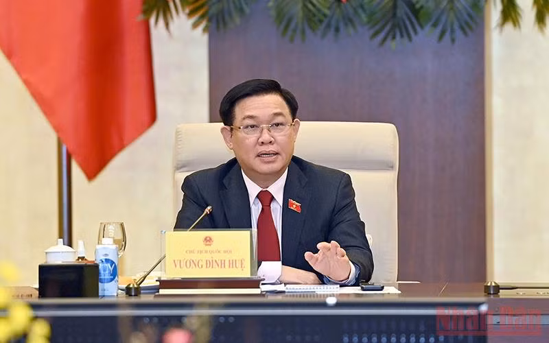 Chủ tịch Quốc hội Vương Đình Huệ chủ trì phiên họp về công tác tổ chức Kỳ họp thứ hai, Quốc hội khóa XV sau 1 tuần diễn ra theo hình thức trực tuyến. (Ảnh: DUY LINH)