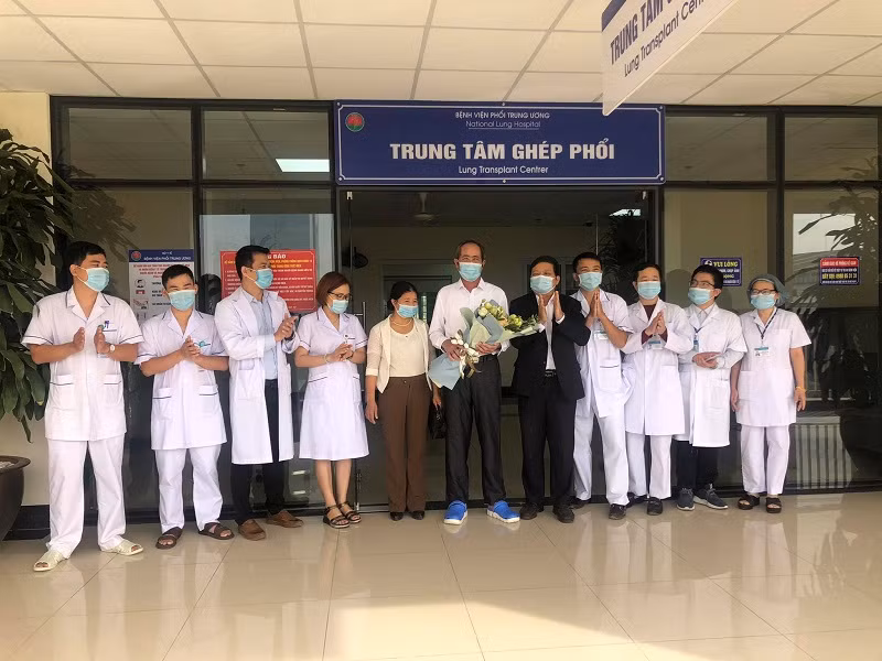 Bệnh nhân hồi phục kỳ diệu sau ghép phổi hai ngày -0