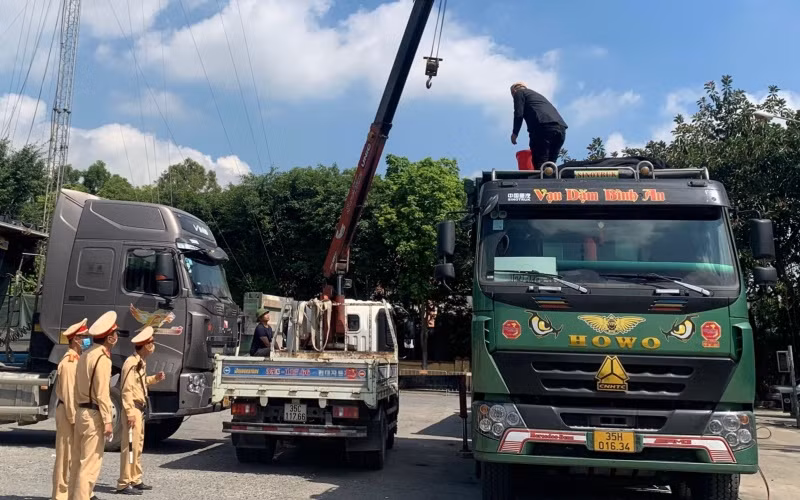 Ninh Bình xử lý nhiều trường hợp vi phạm chở quá tải trọng, vi phạm nồng độ cồn, ma túy -0