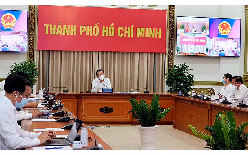 Đồng chí Nguyễn Văn Nên, Ủy viên Bộ Chính trị, Bí thư Thành uỷ TP Hồ Chí Minh phát biểu tại cuộc họp.