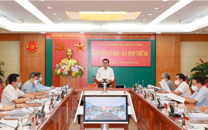 Ủy ban Kiểm tra Trung ương họp xem xét, thi hành kỷ luật các lãnh đạo Tỉnh ủy, UBND tỉnh Bình Dương. (Ảnh: Phương Hoa/TTXVN)