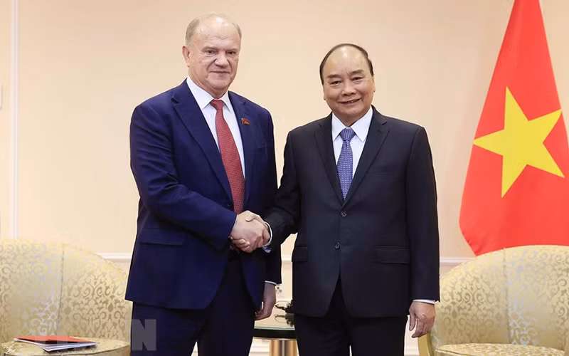 Chủ tịch nước Nguyễn Xuân Phúc tiếp Chủ tịch Đảng Cộng sản Liên bang Nga Gennady Ziuganov. Ảnh: TTXVN