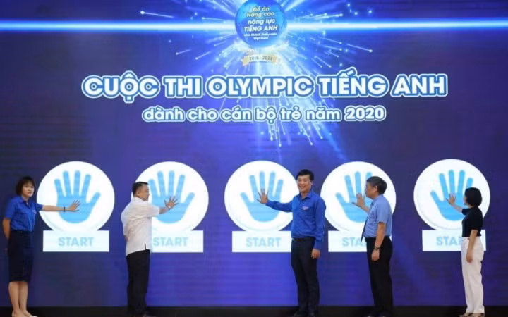 Đại diện lãnh đạo T.Ư Đoàn, TP Hải Phòng và các đơn vị liên quan khởi động Cuộc thi. 