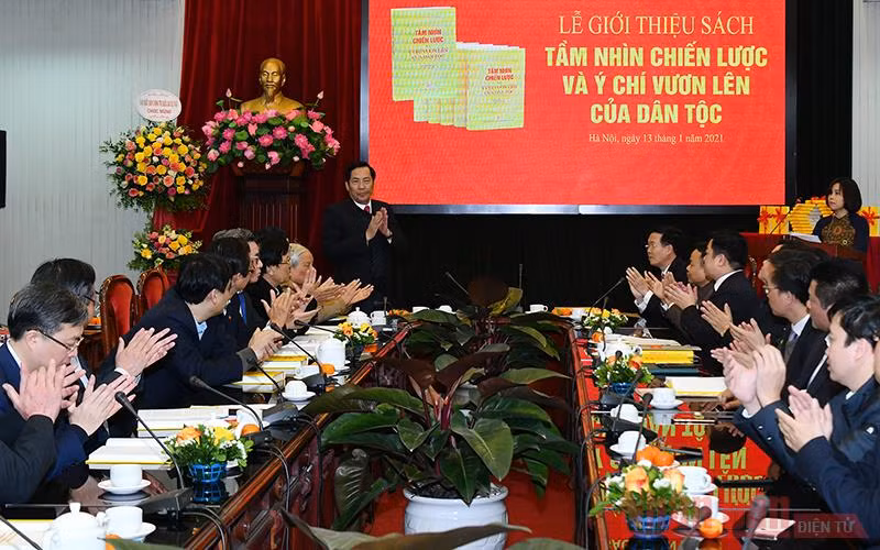 Báo Nhân Dân ra mắt sách “Tầm nhìn chiến lược và ý chí vươn lên của dân tộc” -0