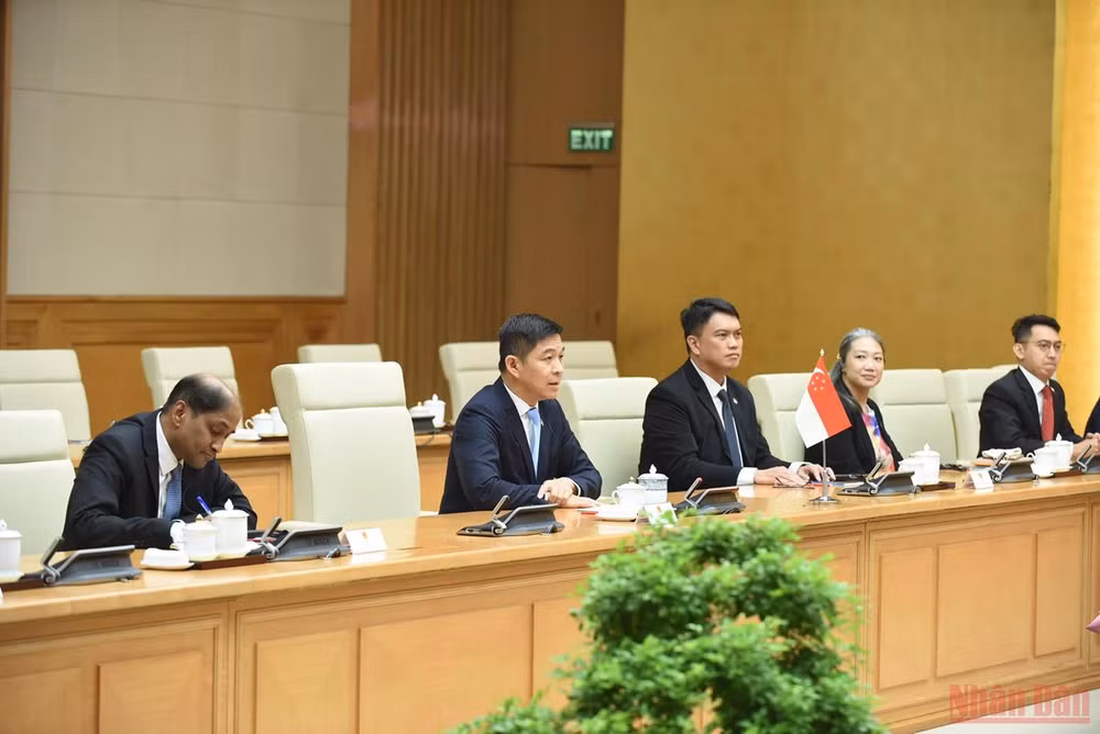 Thủ tướng Phạm Minh Chính tiếp Chủ tịch Quốc hội Singapore Tan Chuan-Jin -0