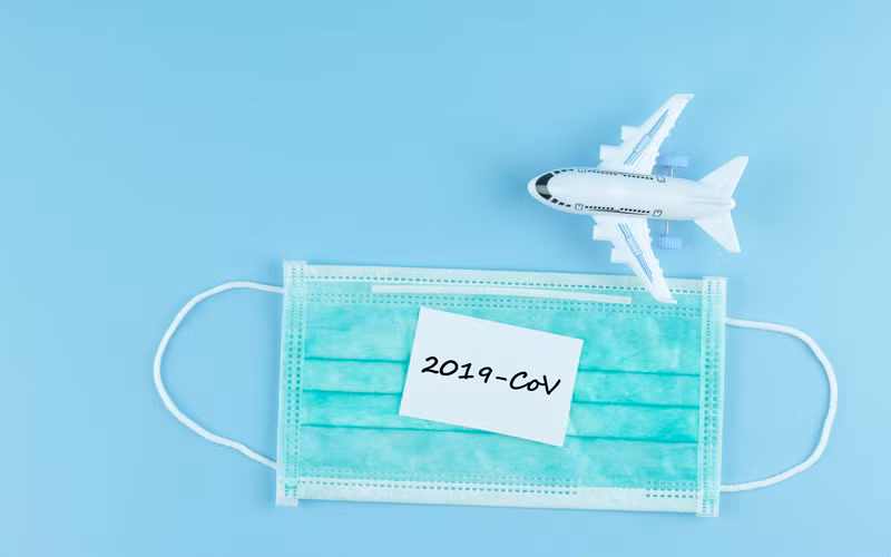 Luôn nhớ đeo khẩu trang trong hành trình của bạn (Ảnh: Getty Image)