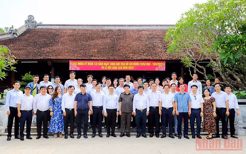 Hội Nhà báo Việt Nam và các cơ quan báo chí dâng hương tưởng niệm Chủ tịch Hồ Chí Minh -0