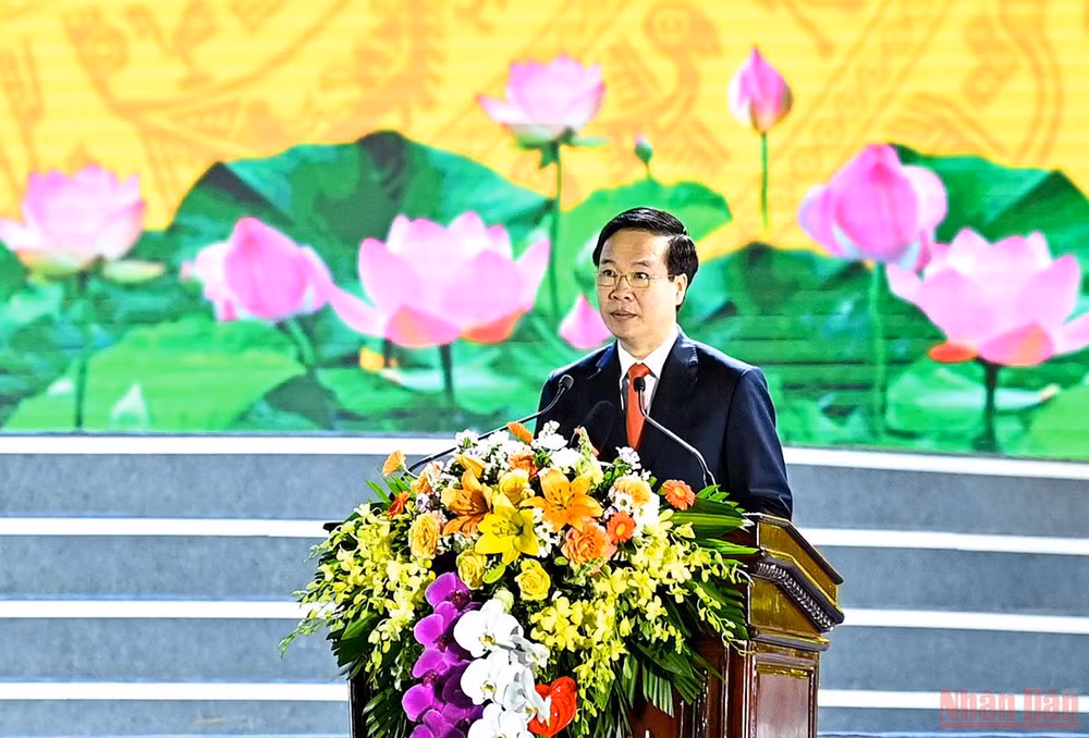 Đồng chí Võ Văn Thưởng, Ủy viên Bộ Chính trị, Thường trực Ban Bí thư, phát biểu tại Lễ kỷ niệm. (Ảnh: DUY LINH)