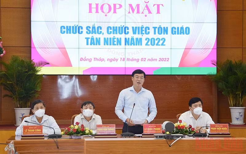 Các tôn giáo tích cực xây dựng quê hương đất sen hồng -0