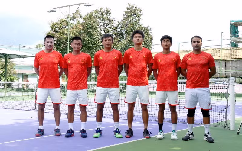 Trong năm 2021, đội tuyển Davis Cup Việt Nam đã thi đấu thành công, thăng hạng lên thi đấu Play-offs Davis Cup nhóm II thế giới năm 2022. (Ảnh: VTF)