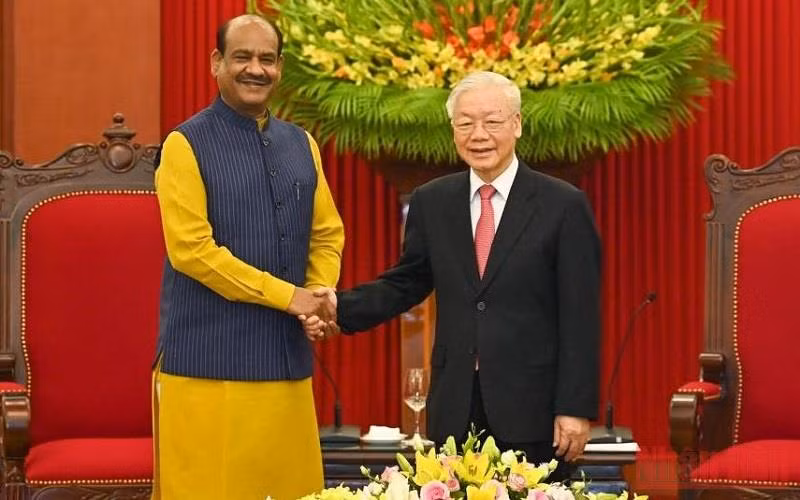 Tổng Bí thư Nguyễn Phú Trọng và Chủ tịch Hạ viện Cộng hòa Ấn Độ Om Birla tại buổi tiếp. (Ảnh: DUY LINH)