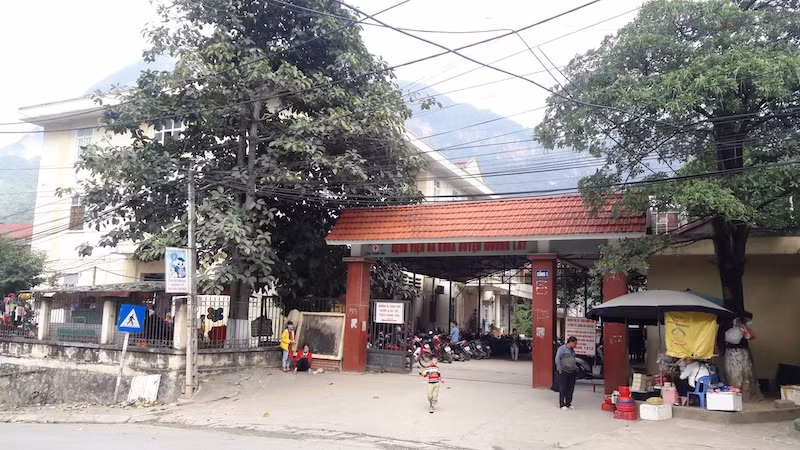 Cổng Bệnh viện đa khoa huyện Mường Lát.