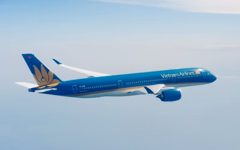 Không chỉ được đánh giá cao bởi dịch vụ chuyên nghiệp, đẳng cấp quốc tế, Vietnam Airlines còn được hành khách yêu mến nhờ nỗ lực thực hiện thành công các nhiệm vụ quốc gia, trách nhiệm xã hội...