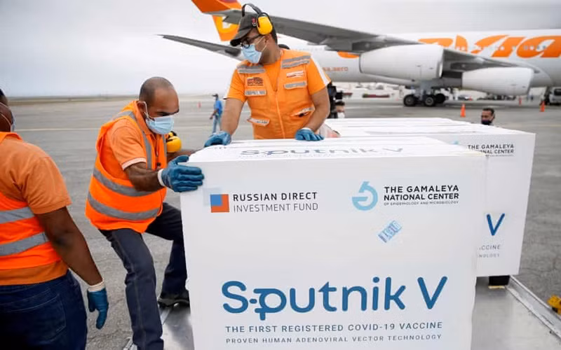 Lô vaccine Sputnik V tới Caracas, Venezuela, tháng 3-2021. (Ảnh: Reuters)