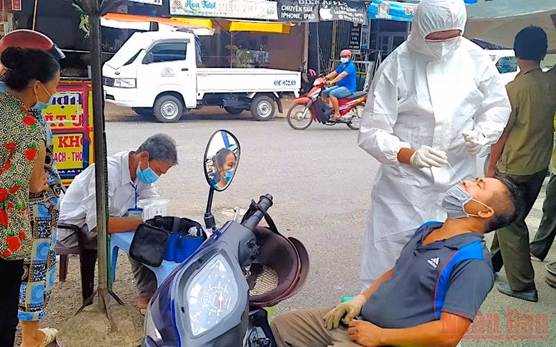 Chủ trương mới của tỉnh Cà Mau cho phép sử dụng kết quả xét nghiệm nhanh để xác định ca mắc và khỏi Covid-19.