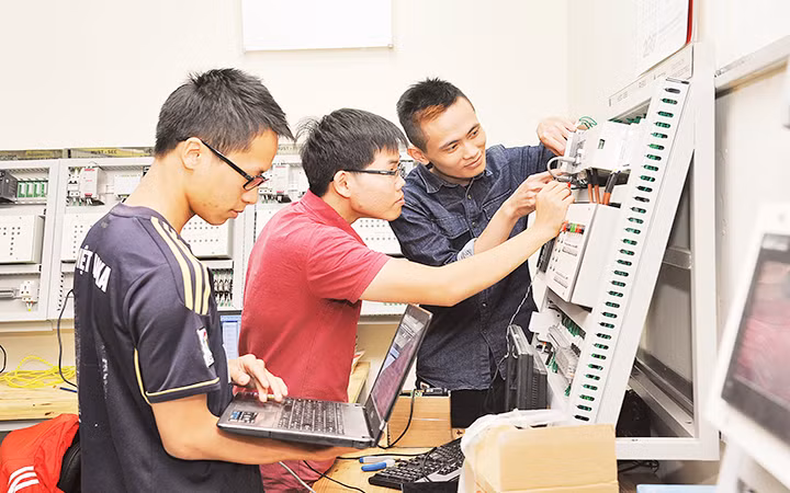 Tiết học của sinh viên Trường đại học Bách khoa. Ảnh | TRẦN HẢI